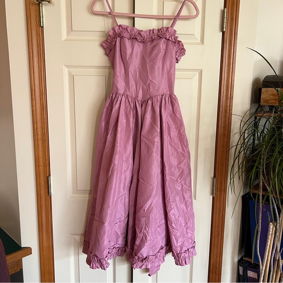 Gorgeous ruffle princess dress - Picture 9 of 10